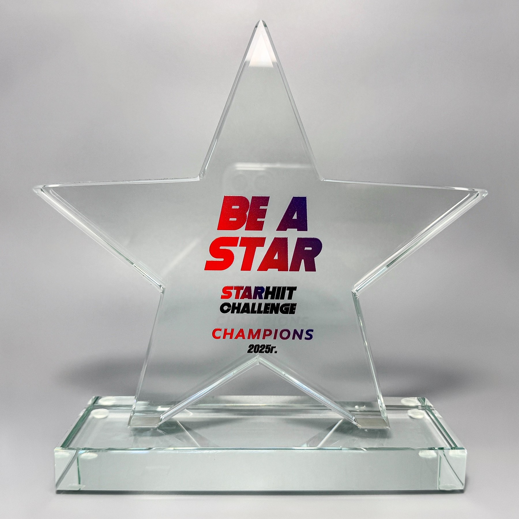 Стеклянная награда в виде звезды «BE A STAR»