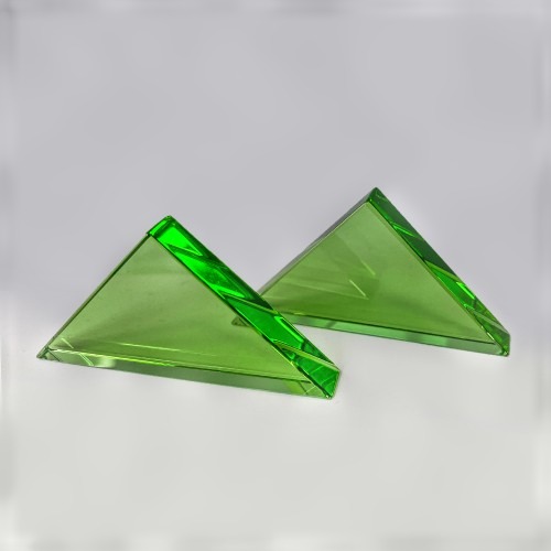 Зелёный стеклянный треугольник (2 шт.)